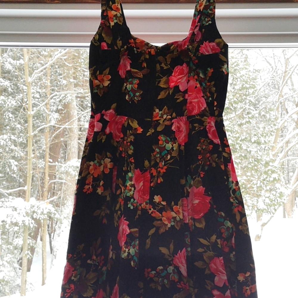 Dress - Picture 2 of 2